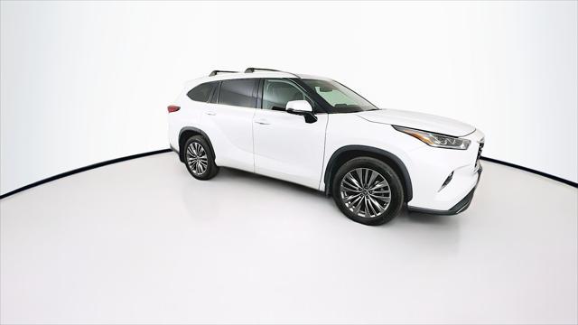 used 2022 Toyota Highlander car, priced at $38,139