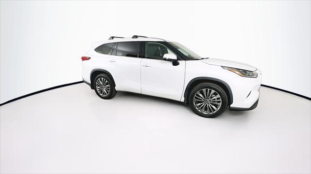 used 2022 Toyota Highlander car, priced at $38,139