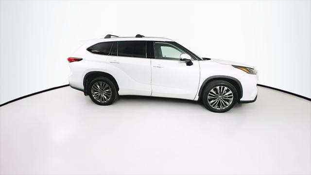 used 2022 Toyota Highlander car, priced at $38,139