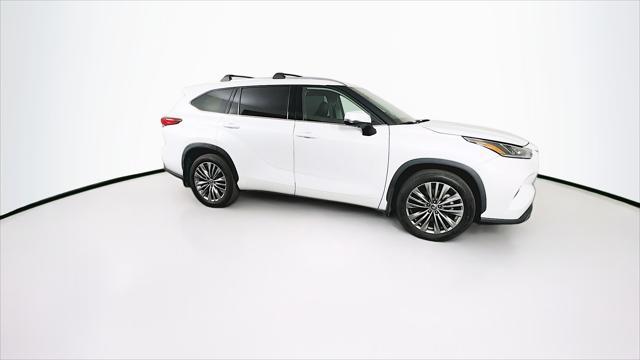 used 2022 Toyota Highlander car, priced at $38,139