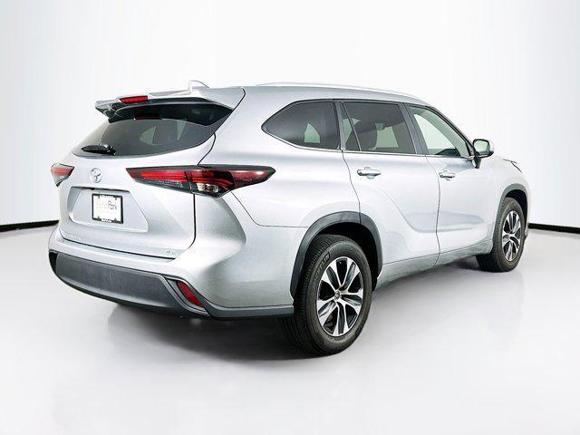 used 2024 Toyota Highlander car, priced at $40,697