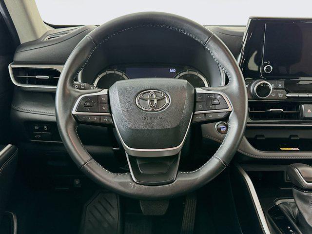 used 2023 Toyota Highlander car, priced at $34,597