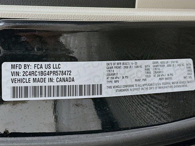 used 2023 Chrysler Pacifica car, priced at $23,797