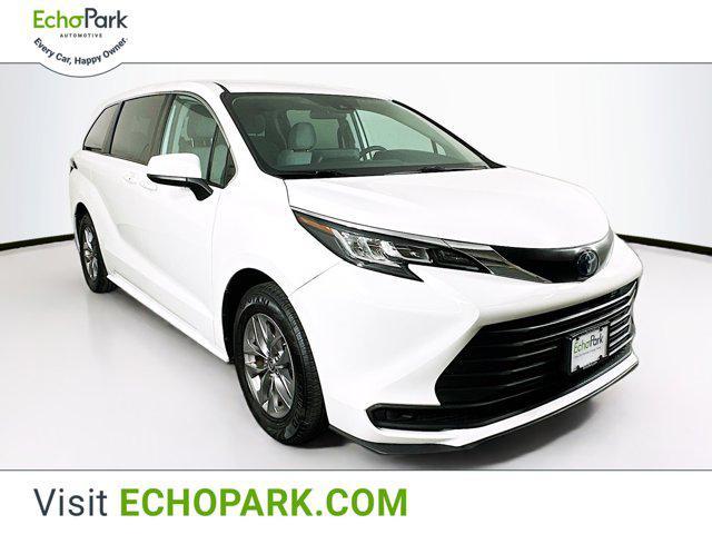 used 2022 Toyota Sienna car, priced at $33,697