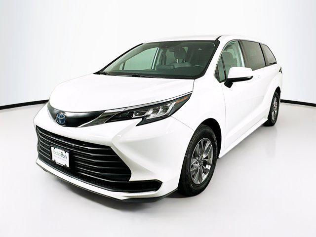 used 2022 Toyota Sienna car, priced at $33,697