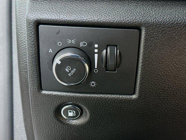 used 2021 Jeep Grand Cherokee car, priced at $19,487