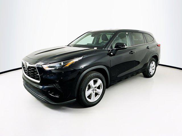 used 2023 Toyota Highlander car, priced at $31,497