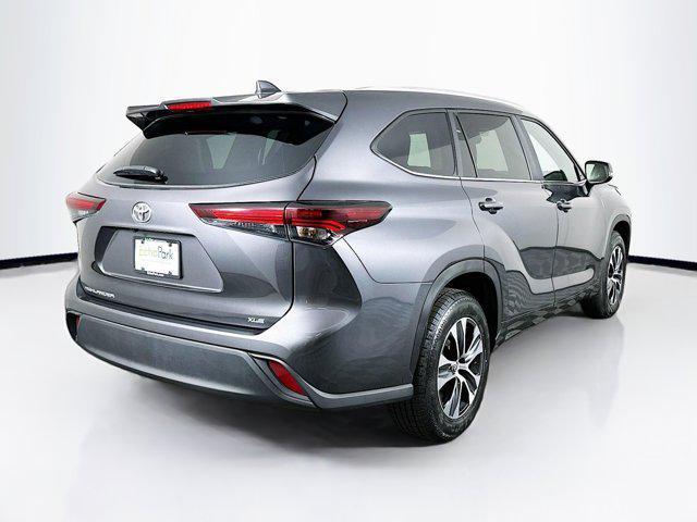 used 2024 Toyota Highlander car, priced at $40,697