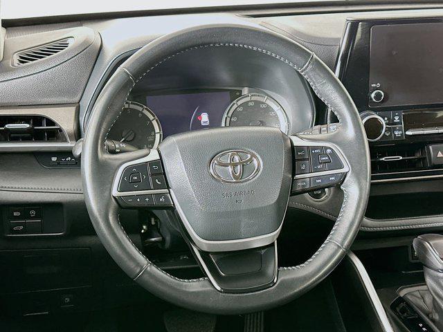 used 2023 Toyota Highlander car, priced at $29,789