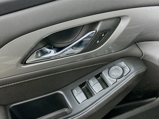 used 2023 Chevrolet Traverse car, priced at $21,397