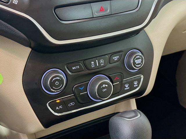 used 2019 Jeep Cherokee car, priced at $14,899