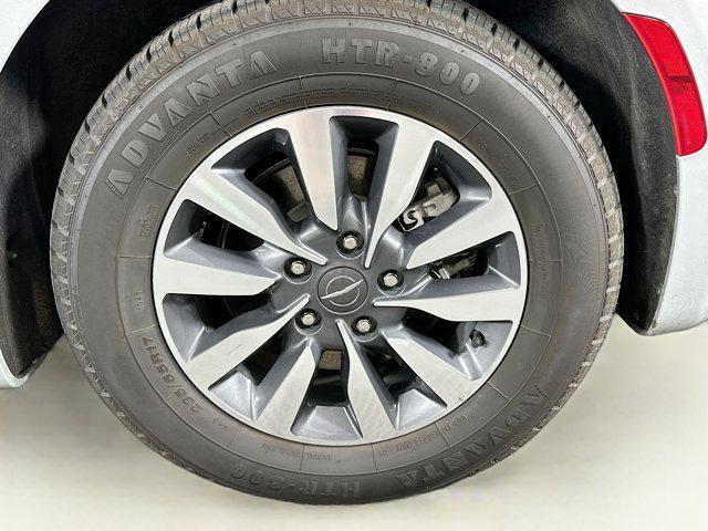 used 2023 Chrysler Pacifica Hybrid car, priced at $21,997