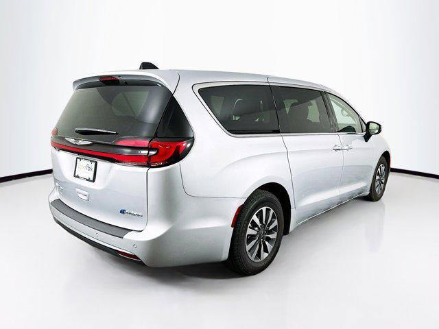 used 2023 Chrysler Pacifica Hybrid car, priced at $21,997