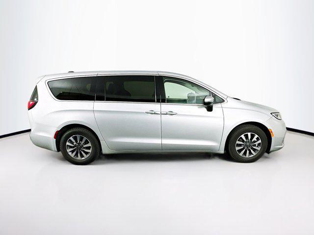 used 2023 Chrysler Pacifica Hybrid car, priced at $21,997