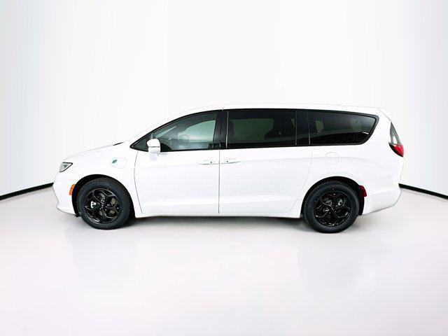 used 2022 Chrysler Pacifica Hybrid car, priced at $27,699