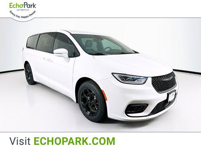 used 2022 Chrysler Pacifica Hybrid car, priced at $27,699