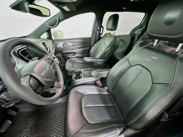 used 2022 Chrysler Pacifica Hybrid car, priced at $27,699