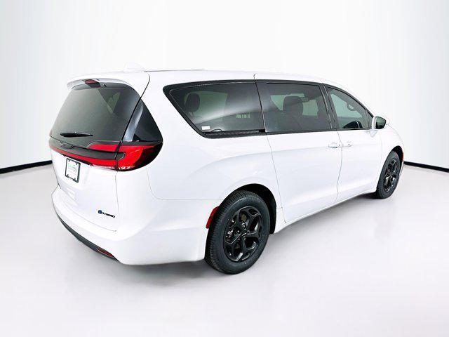 used 2022 Chrysler Pacifica Hybrid car, priced at $27,699