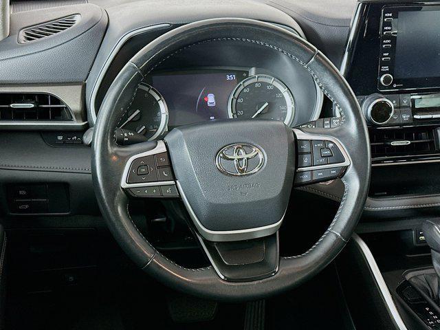 used 2022 Toyota Highlander car, priced at $29,189