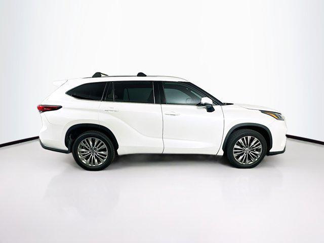 used 2020 Toyota Highlander car, priced at $28,899