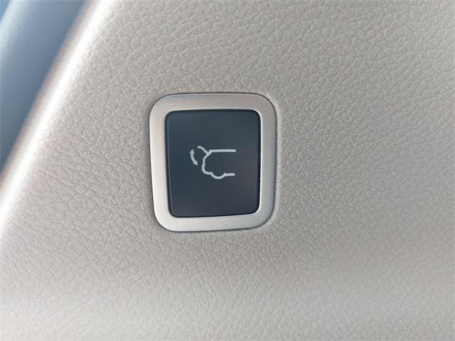 used 2019 Chrysler Pacifica car, priced at $10,888
