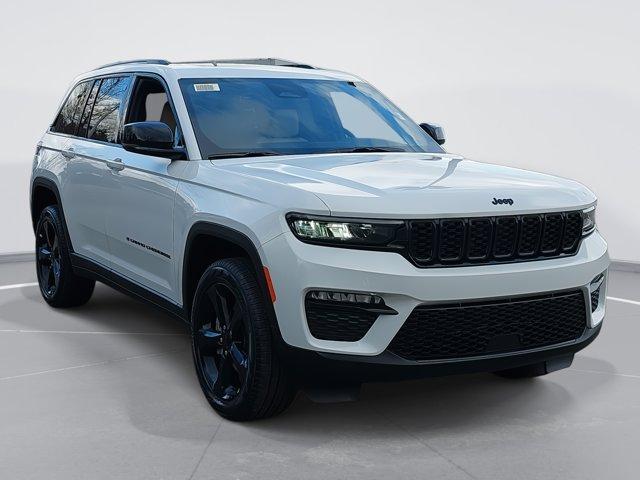 new 2025 Jeep Grand Cherokee car, priced at $44,980