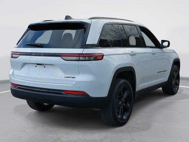 new 2025 Jeep Grand Cherokee car, priced at $44,980