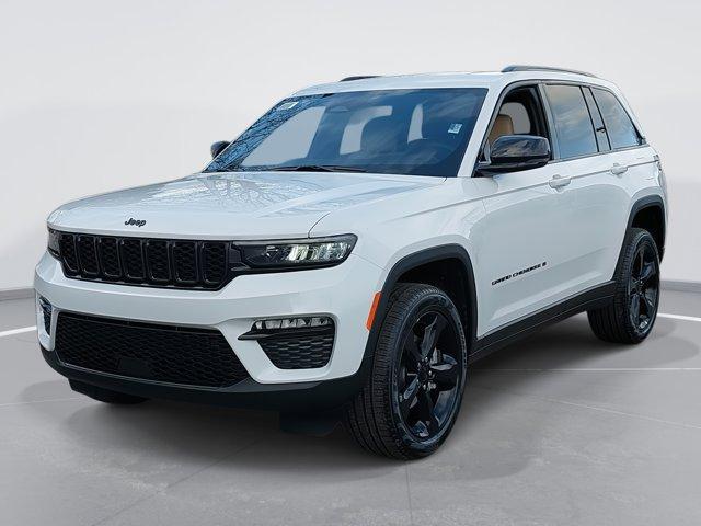 new 2025 Jeep Grand Cherokee car, priced at $44,980