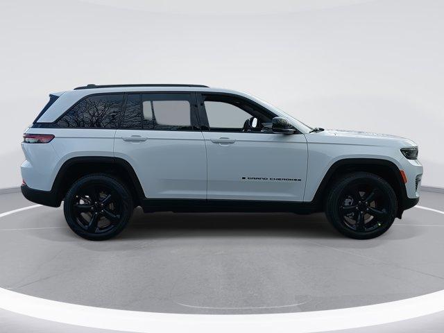 new 2025 Jeep Grand Cherokee car, priced at $44,980