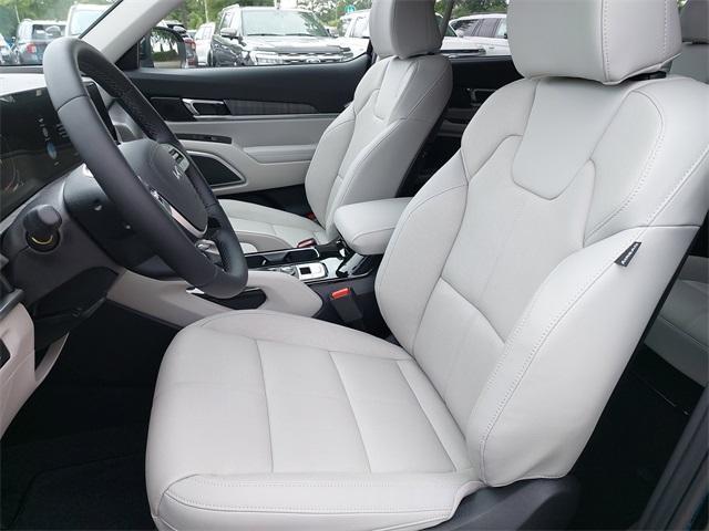 new 2025 Kia Telluride car, priced at $45,275