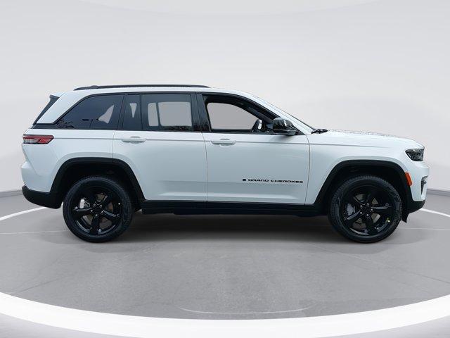 new 2025 Jeep Grand Cherokee car, priced at $46,980