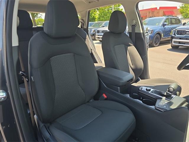 new 2025 Kia Sportage car, priced at $29,255