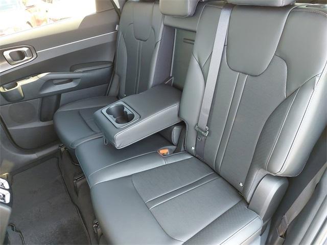 new 2025 Kia Sorento car, priced at $33,257