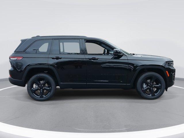 new 2025 Jeep Grand Cherokee car, priced at $44,980