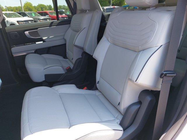 new 2025 Ford Expedition car, priced at $90,900