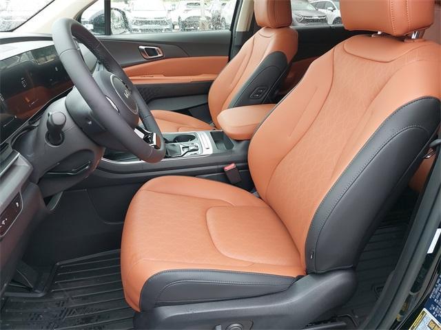 new 2025 Kia Carnival car, priced at $41,225
