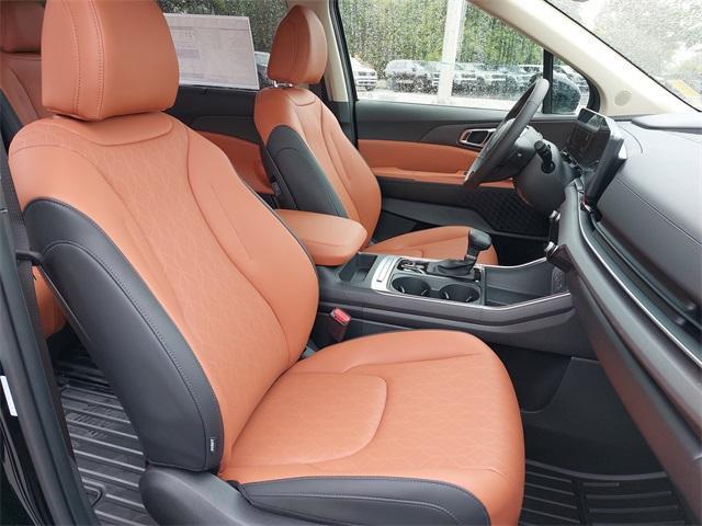 new 2025 Kia Carnival car, priced at $41,225