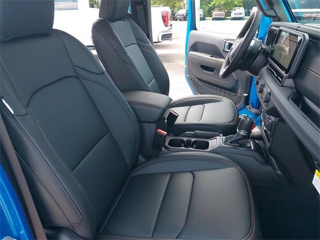 new 2025 Jeep Wrangler car, priced at $59,120
