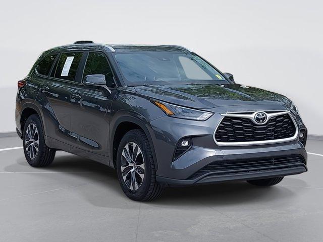 used 2023 Toyota Highlander car, priced at $35,550