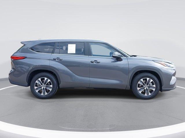 used 2023 Toyota Highlander car, priced at $35,550