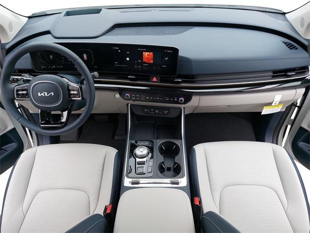 new 2025 Kia Carnival Hybrid car, priced at $57,745