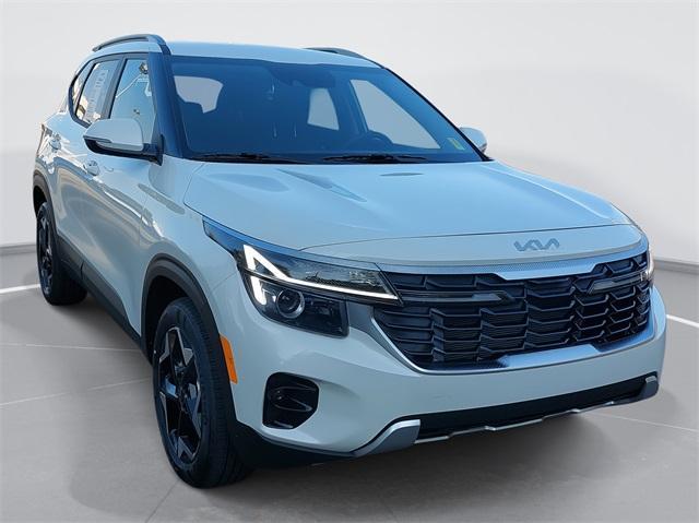 new 2025 Kia Seltos car, priced at $25,210