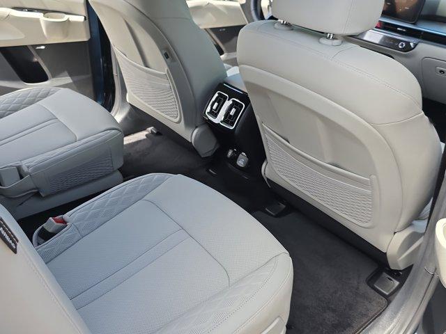 new 2025 Kia Sorento Hybrid car, priced at $45,490