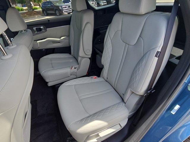 new 2025 Kia Sorento Hybrid car, priced at $45,490