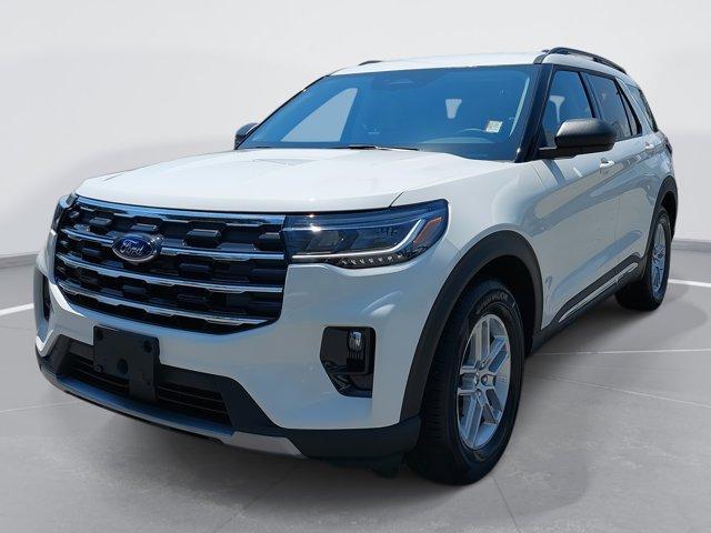 new 2025 Ford Explorer car, priced at $39,800