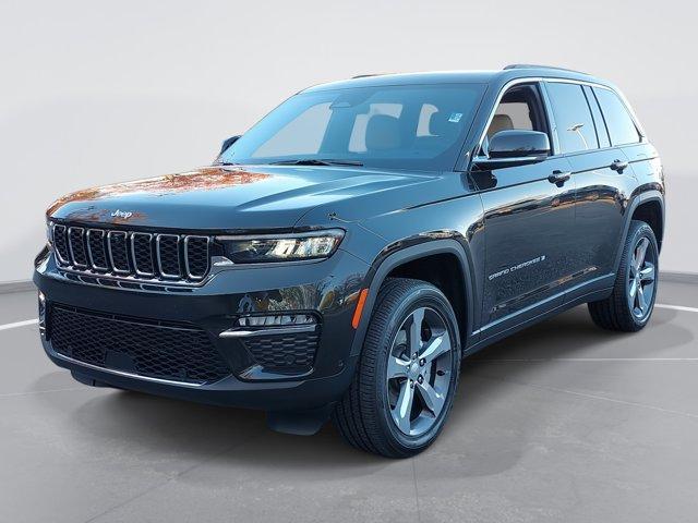 new 2025 Jeep Grand Cherokee car, priced at $52,980