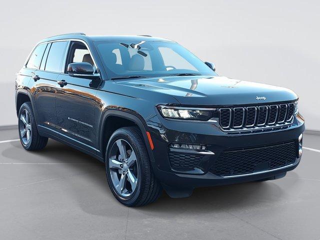 new 2025 Jeep Grand Cherokee car, priced at $52,980