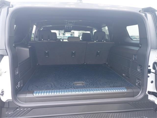 new 2025 GMC HUMMER EV SUV car