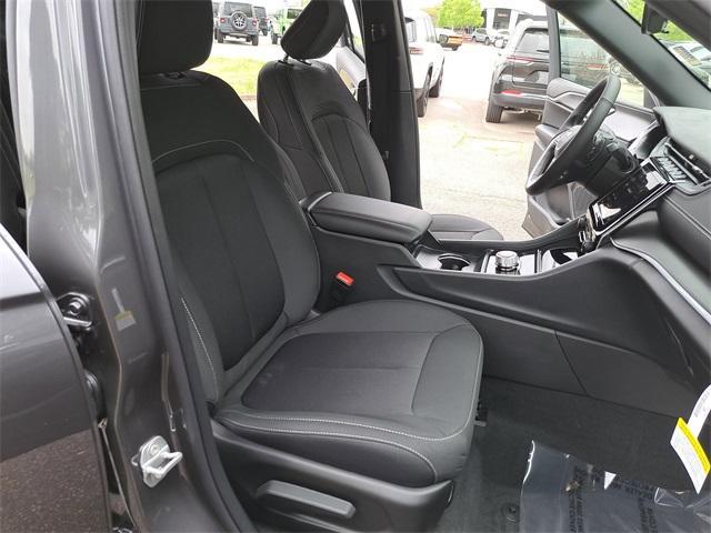 new 2025 Jeep Grand Cherokee L car, priced at $43,920