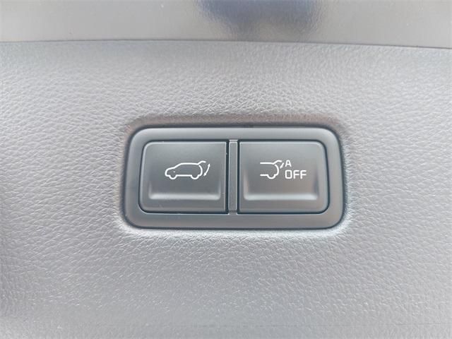 new 2025 Kia Carnival Hybrid car, priced at $53,095